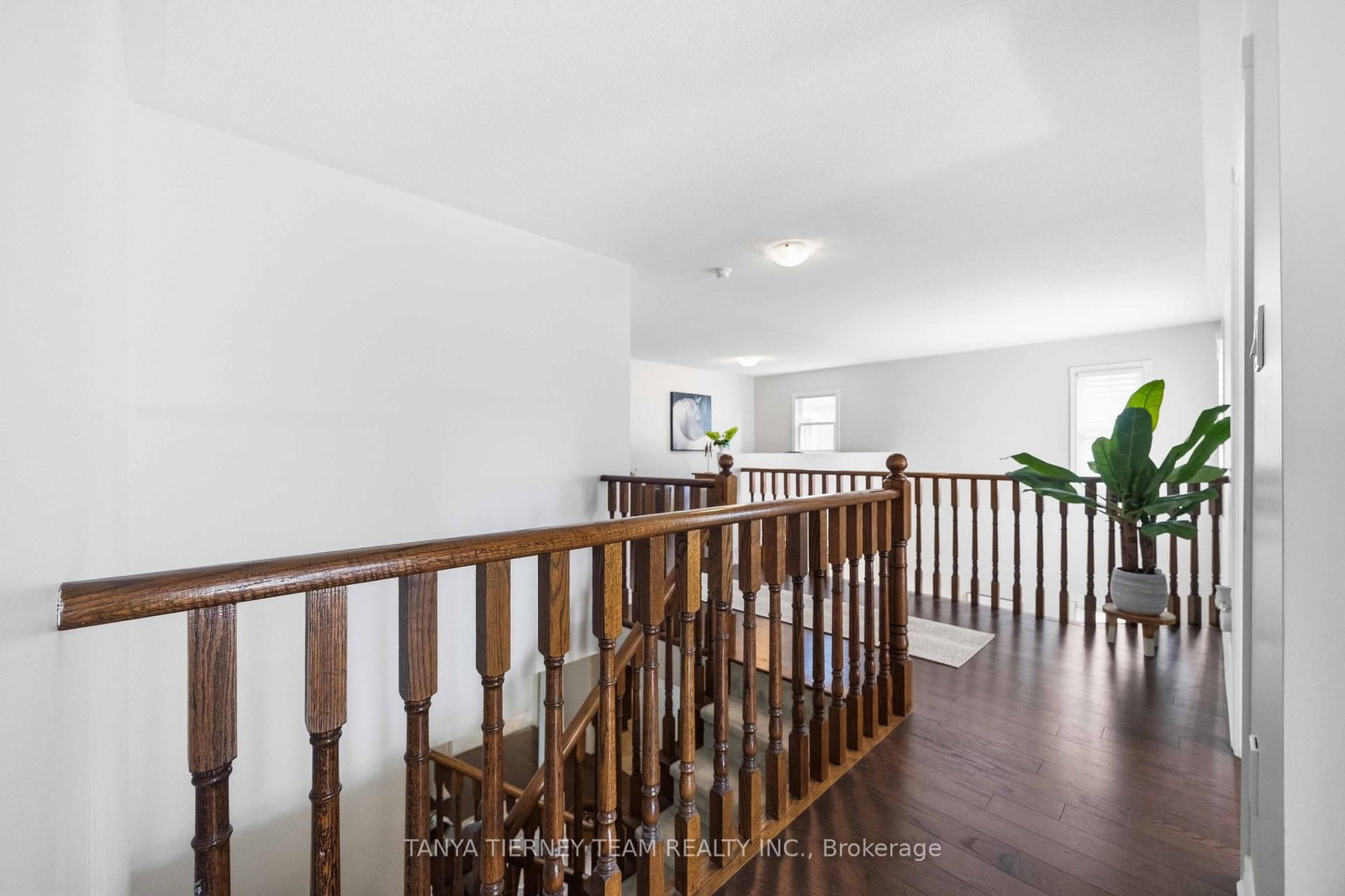 16 Waring Avenue • Whitby, ON photo 27