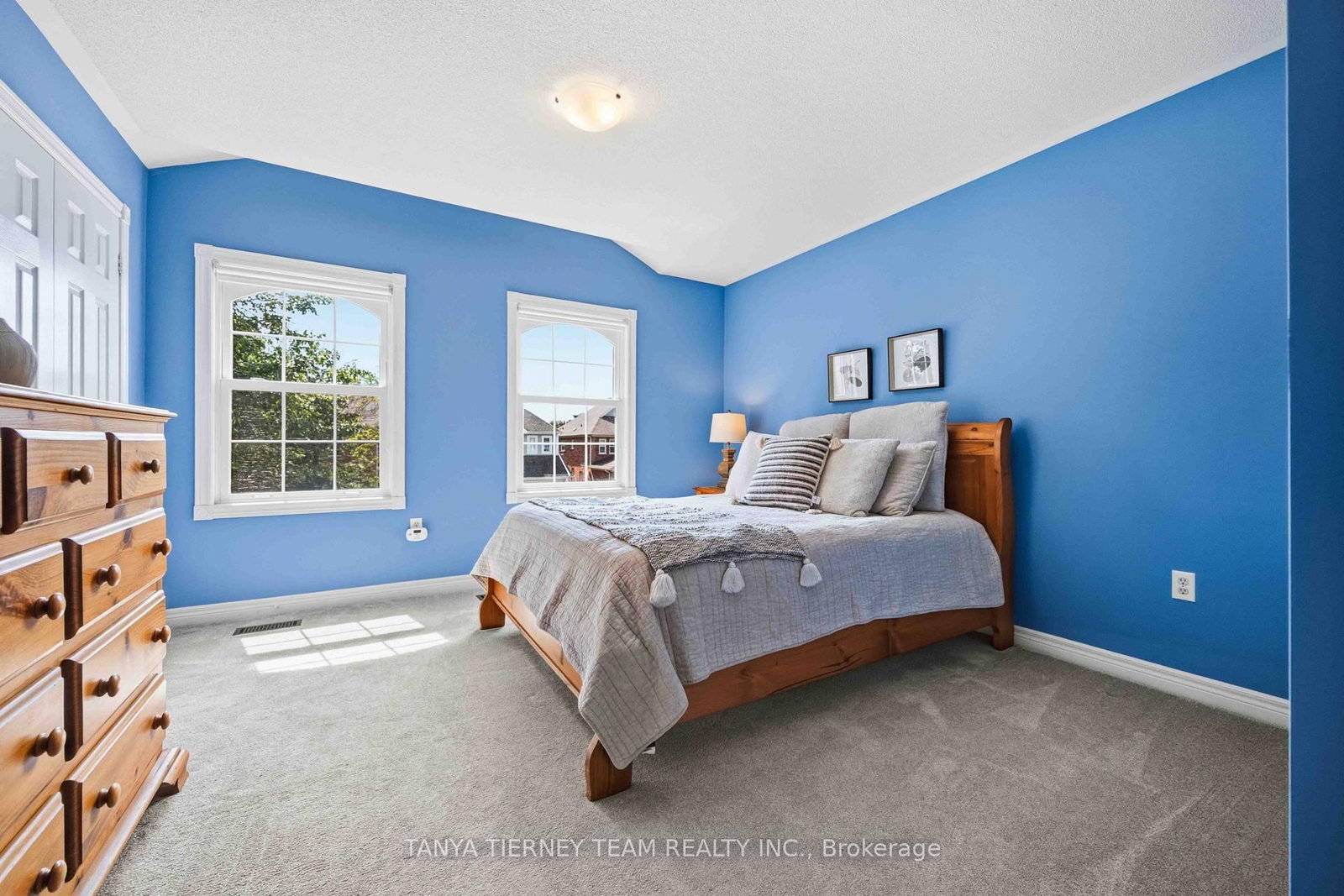 16 Waring Avenue • Whitby, ON photo 39