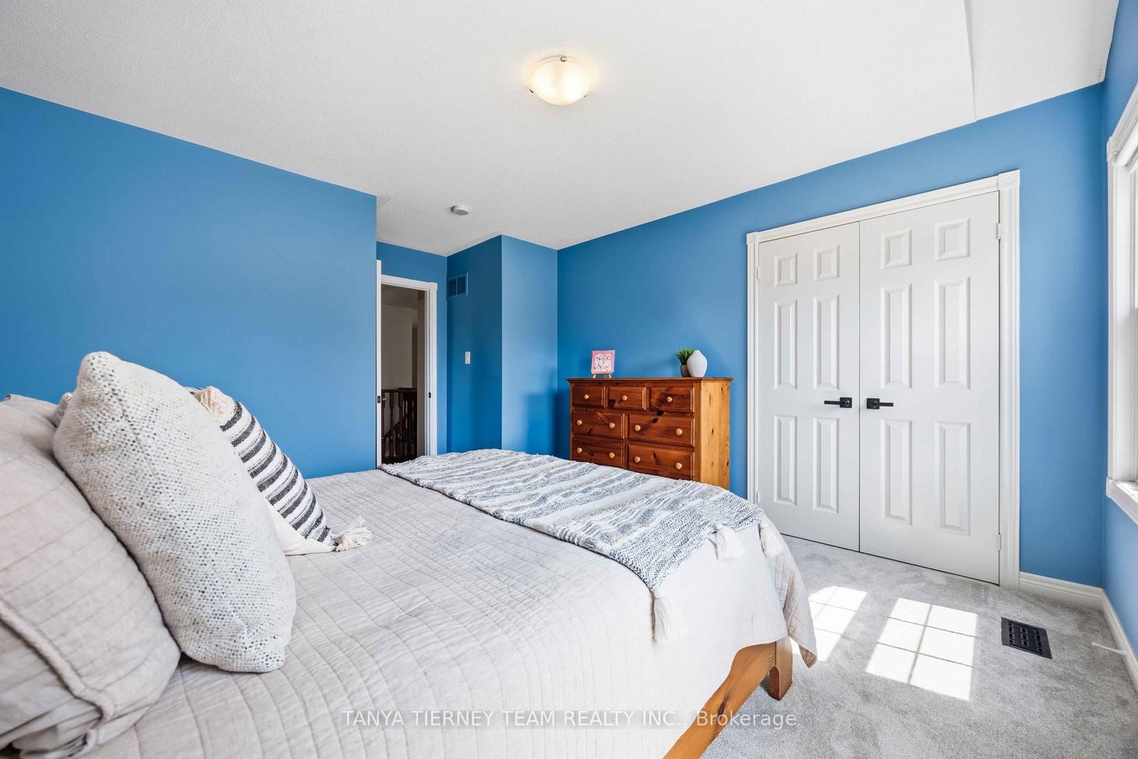 16 Waring Avenue • Whitby, ON photo 40