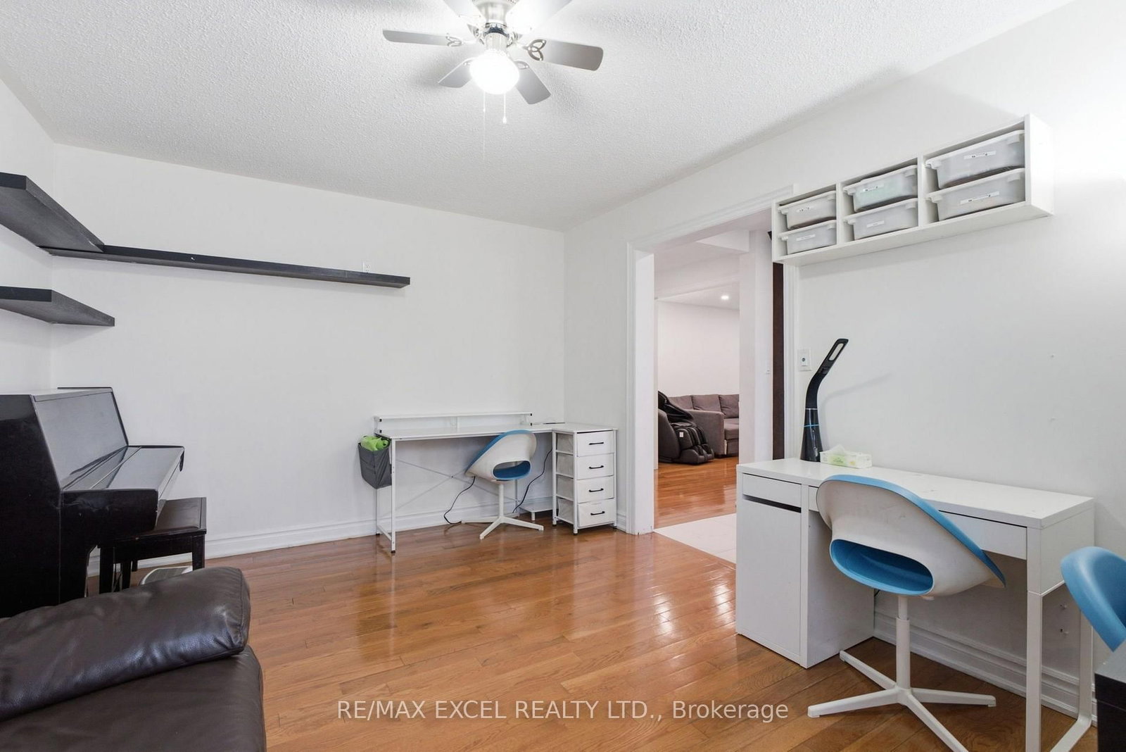 50 Shootfield Crescent • Toronto, ON photo 13