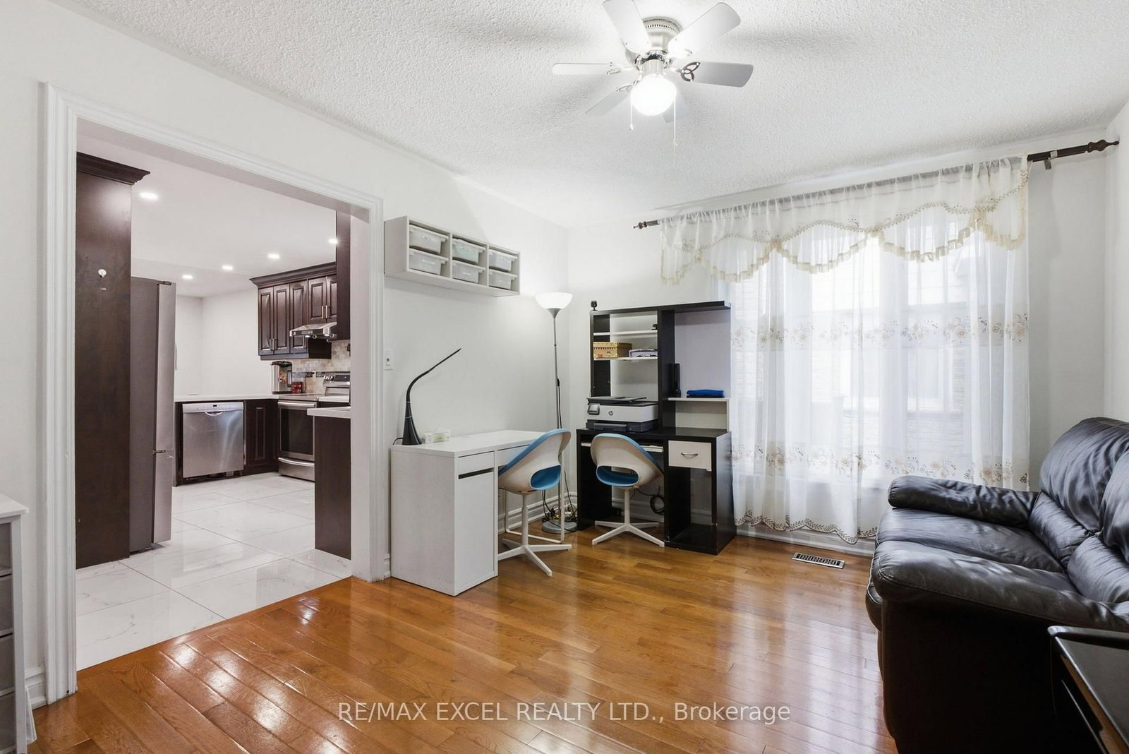 50 Shootfield Crescent • Toronto, ON photo 14
