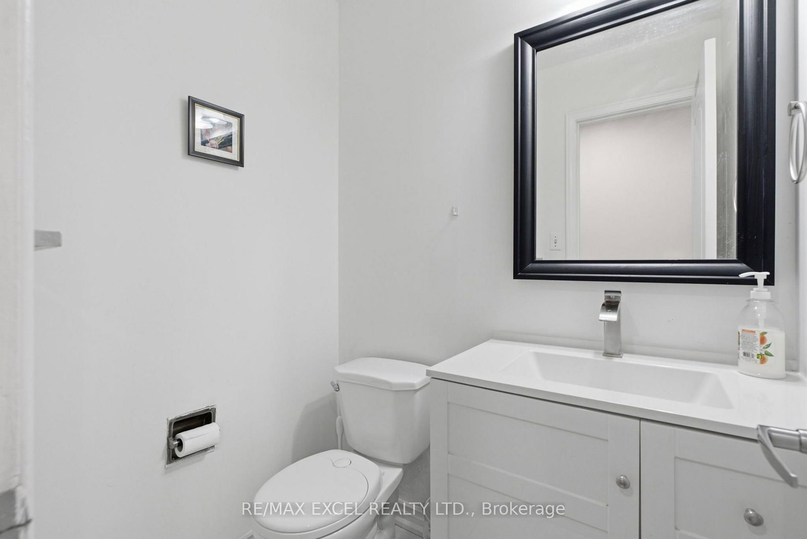 50 Shootfield Crescent • Toronto, ON photo 6