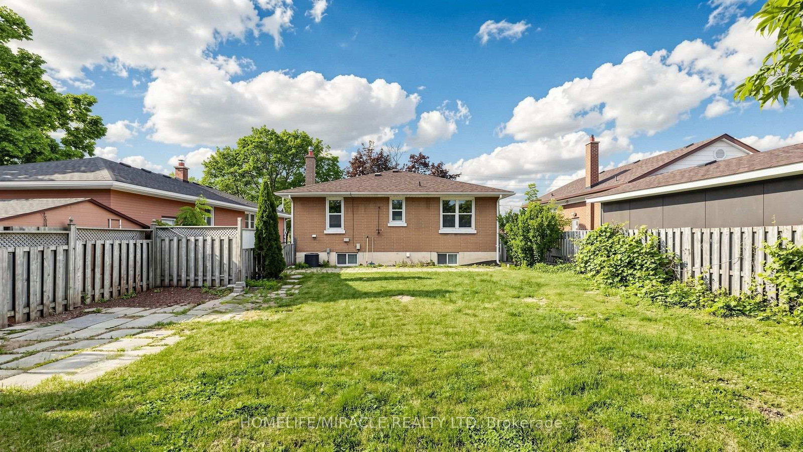 623 Olive Avenue • Oshawa, ON photo 48