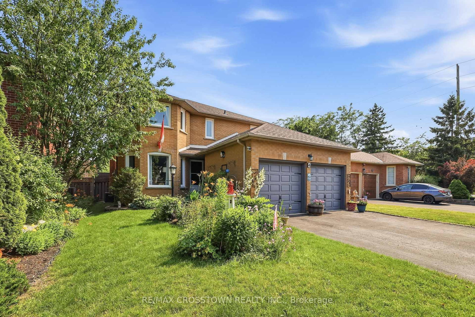 4 Martinet Street • Whitby, ON photo 2