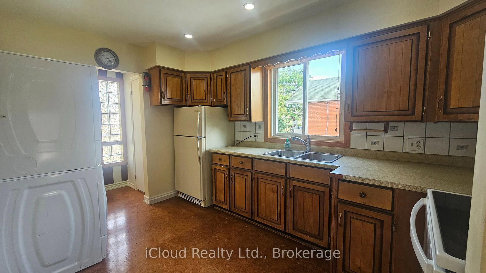 MAIN - 32 Frey Crescent, Toronto 5