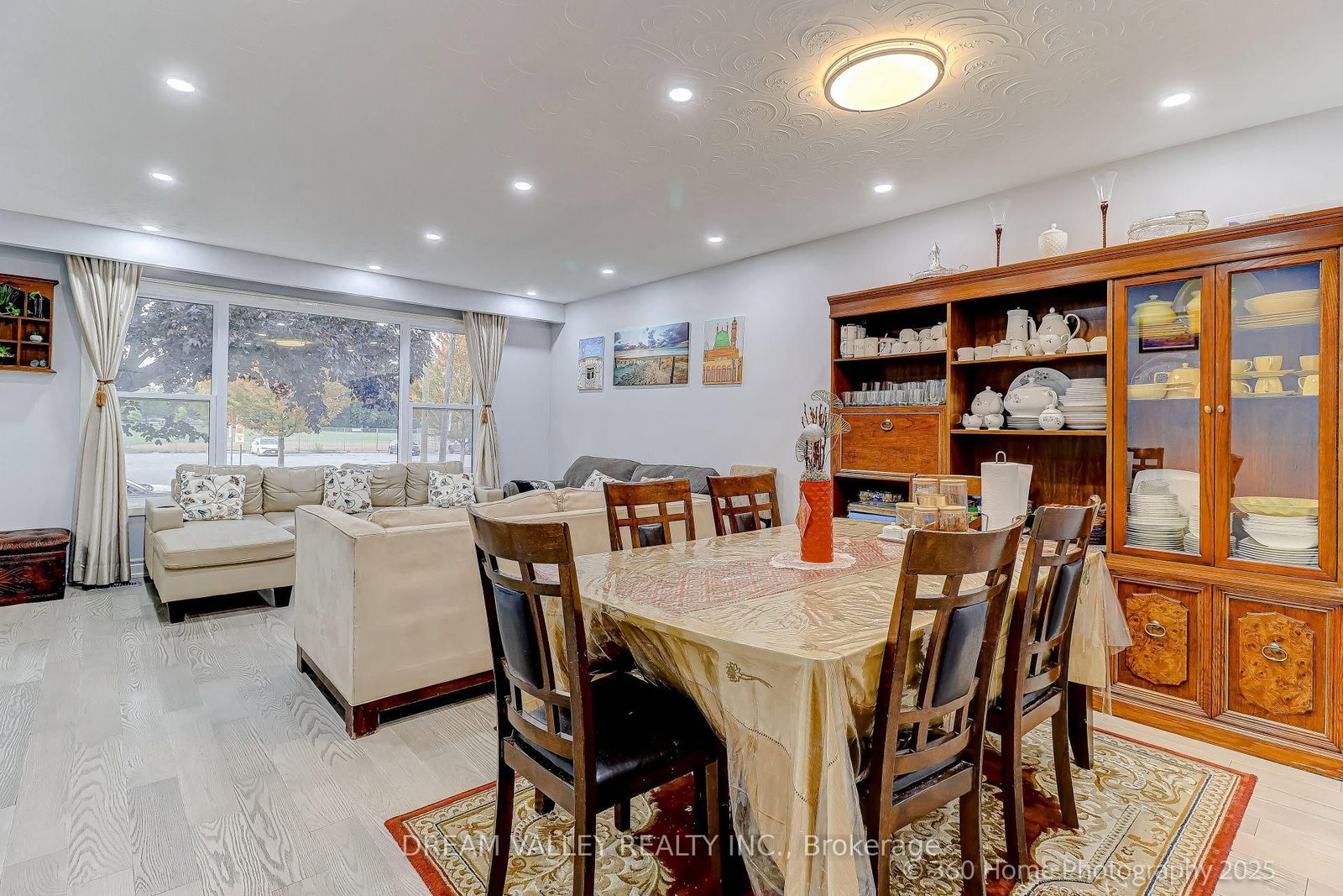 35 Waldock Street • Toronto, ON photo 4