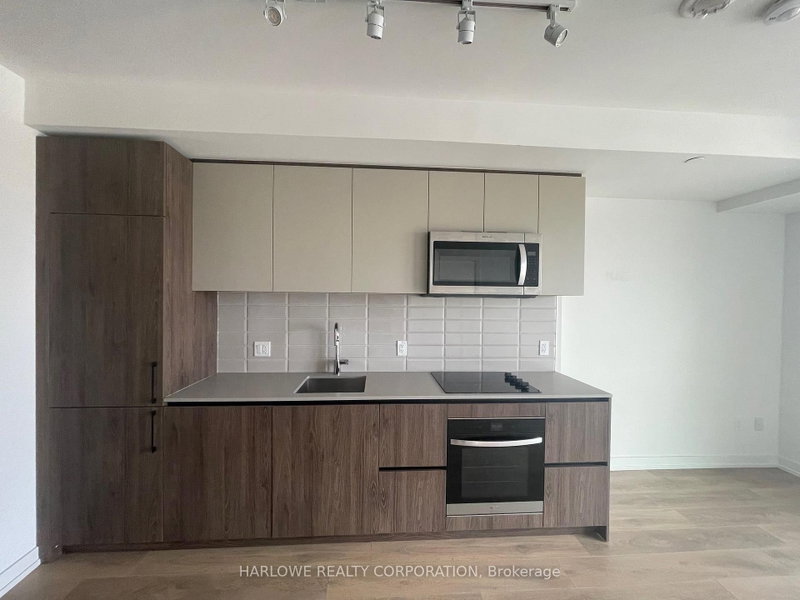 731 - 150 Logan Avenue