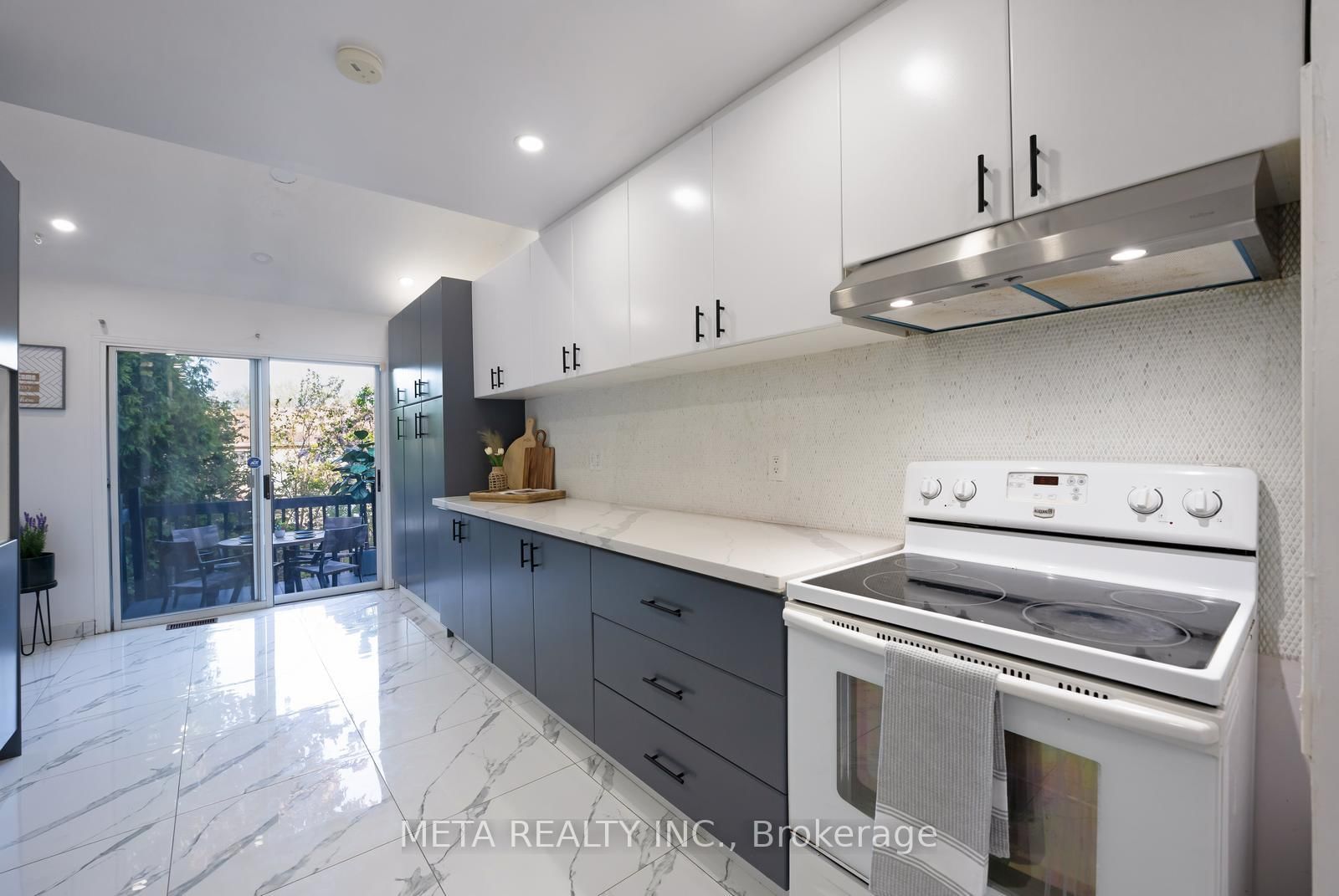 33 Heaver Drive • Whitby, ON photo 13