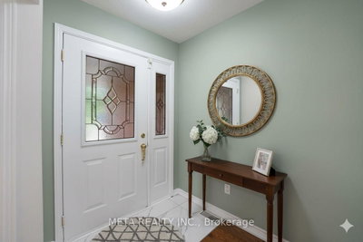 33 Heaver Drive • Whitby, ON photo 3