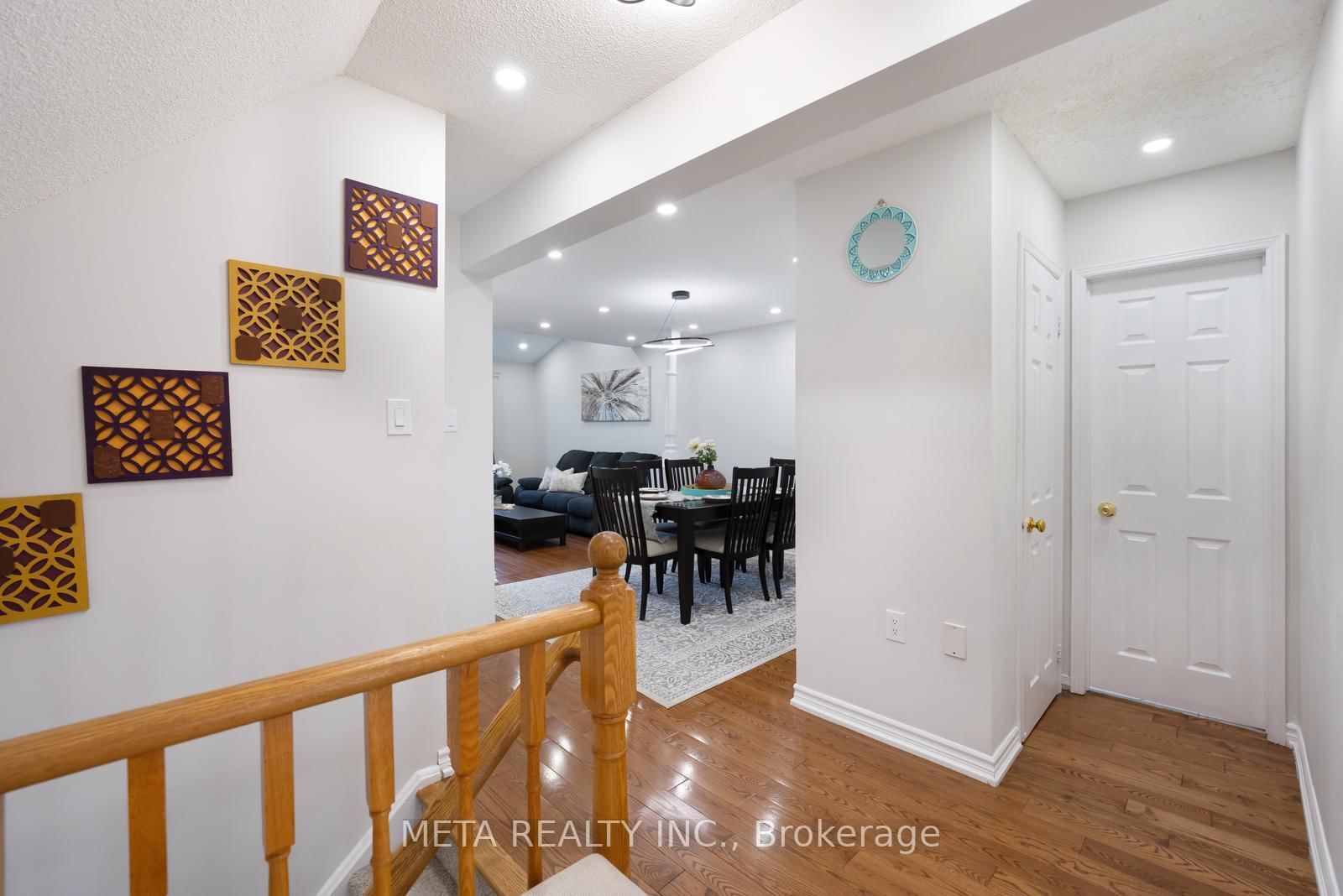33 Heaver Drive • Whitby, ON photo 8