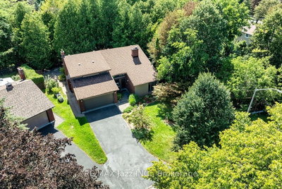1005 Bluefinch Court • Oshawa, ON photo 2