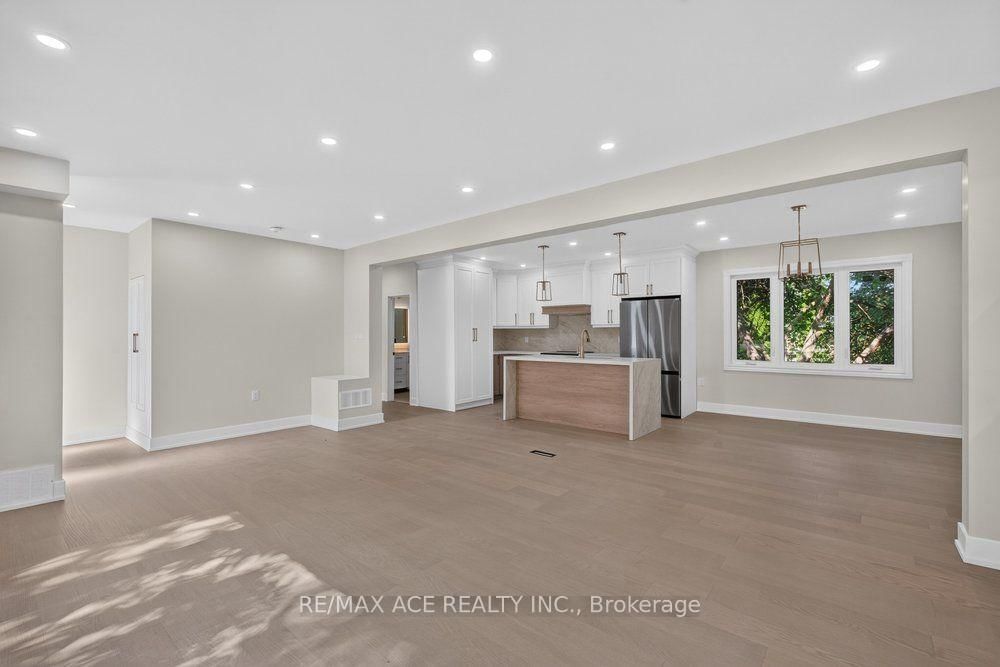 11 Faircroft Boulevard • Toronto, ON photo 11