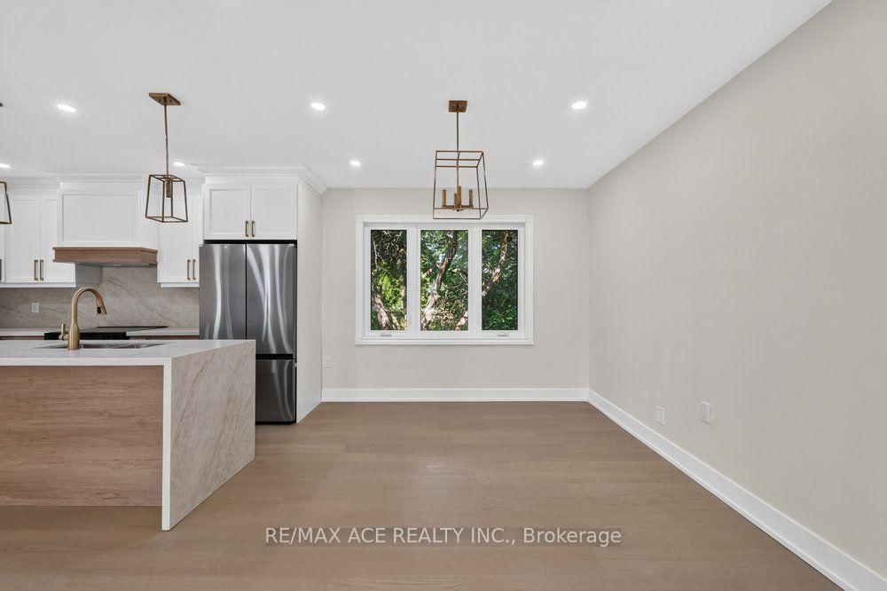 11 Faircroft Boulevard • Toronto, ON photo 12