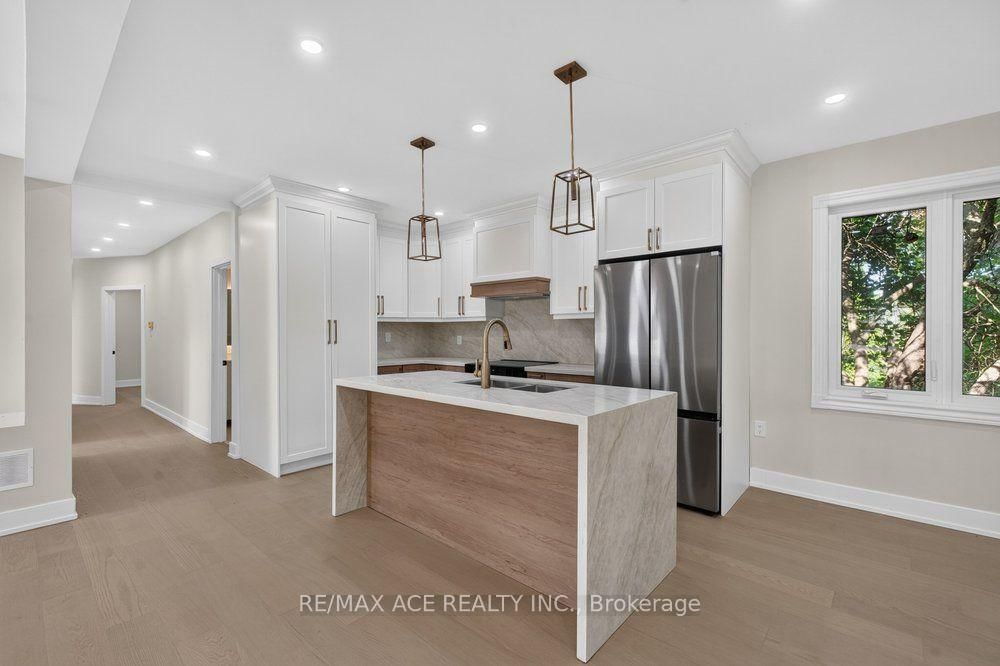 11 Faircroft Boulevard • Toronto, ON photo 14