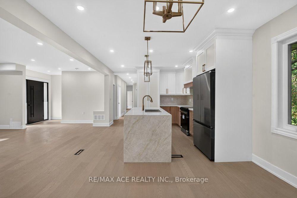 11 Faircroft Boulevard • Toronto, ON photo 16