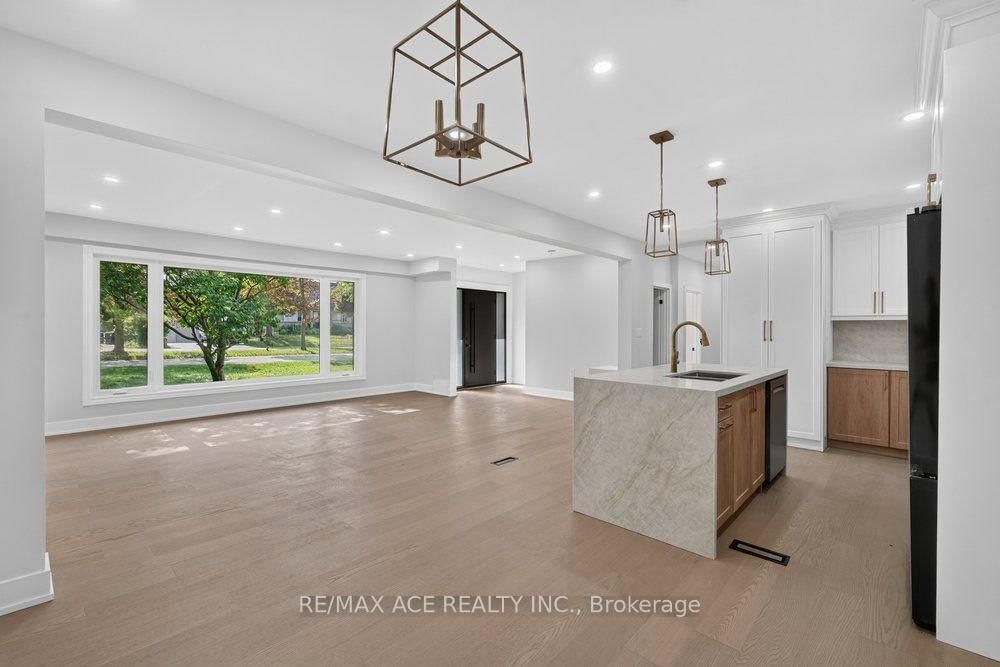 11 Faircroft Boulevard • Toronto, ON photo 17