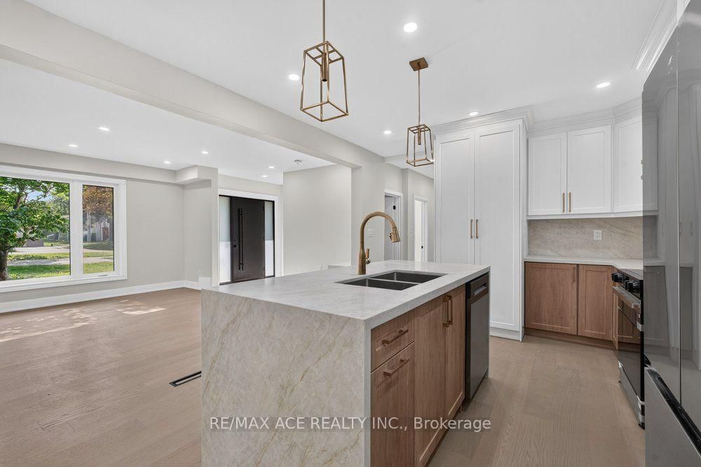 11 Faircroft Boulevard • Toronto, ON photo 18