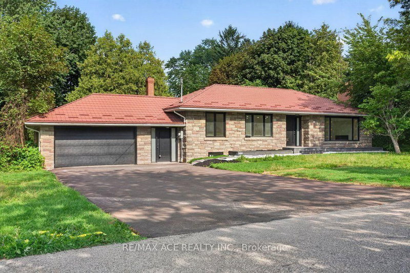 11 Faircroft Boulevard