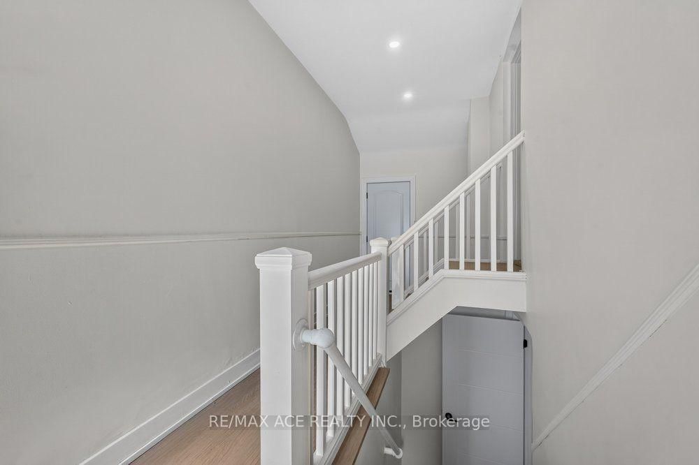 11 Faircroft Boulevard • Toronto, ON photo 33