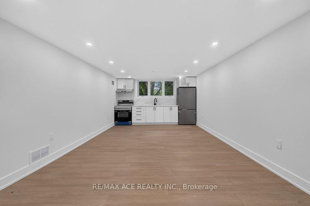 11 Faircroft Boulevard • Toronto, ON photo 38