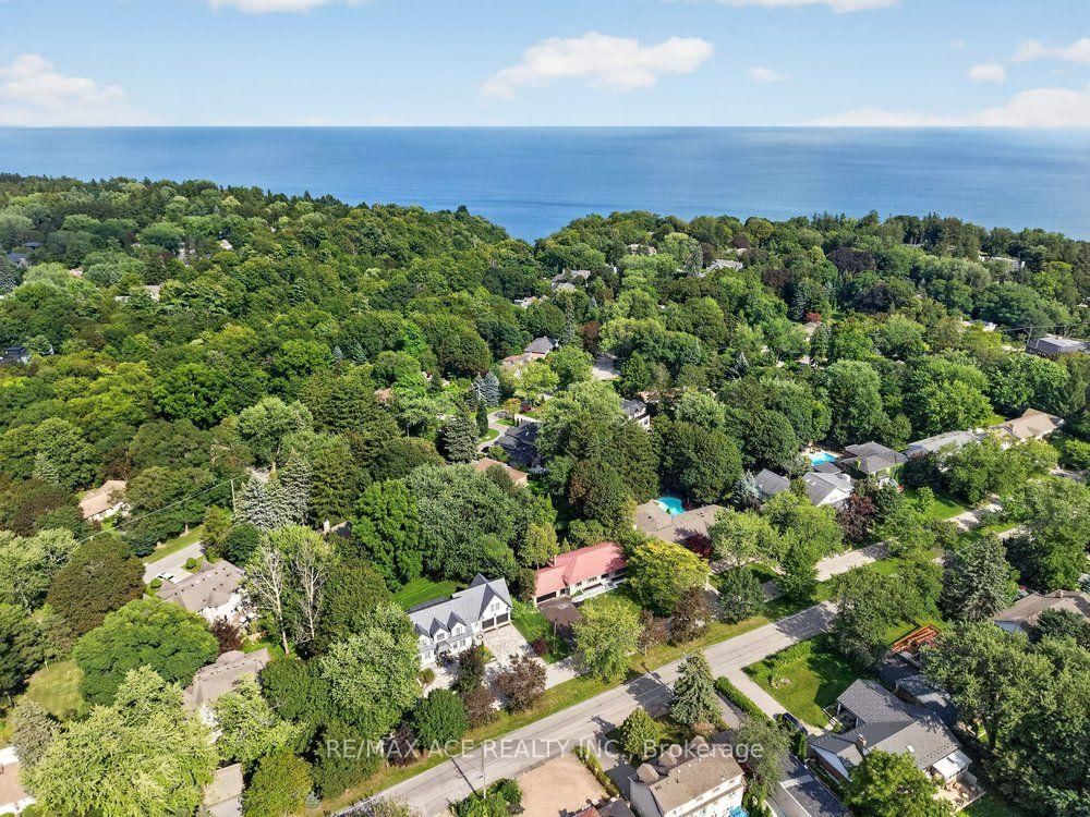 11 Faircroft Boulevard • Toronto, ON photo 47