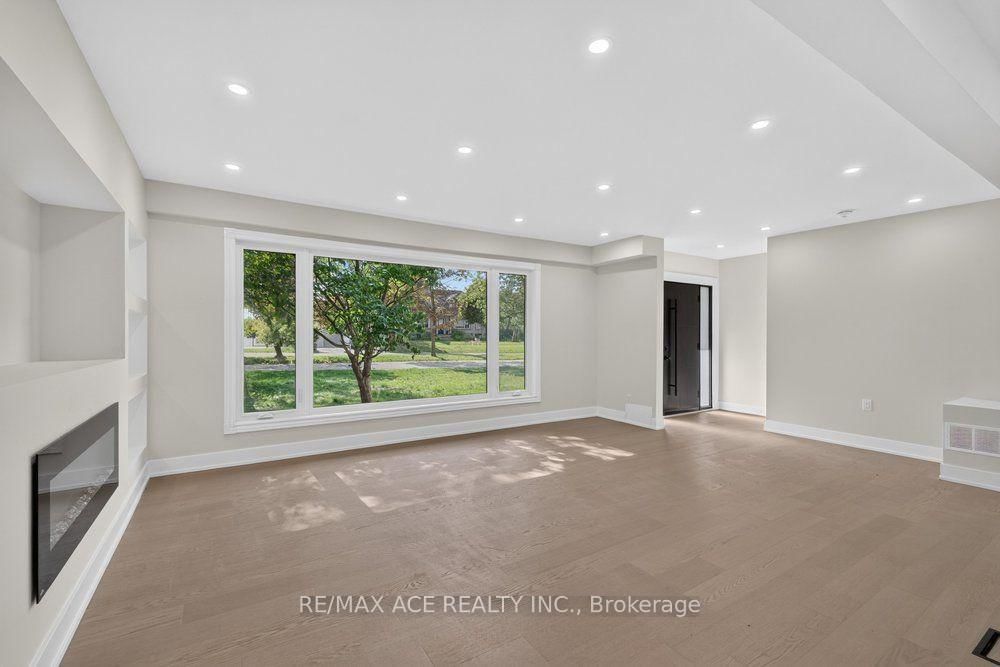 11 Faircroft Boulevard • Toronto, ON photo 9