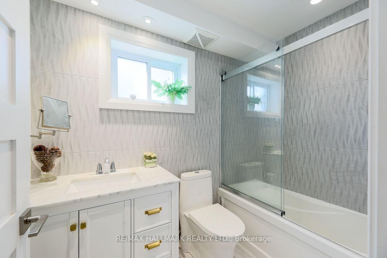 110 Lakeside Avenue • Toronto, ON photo 12