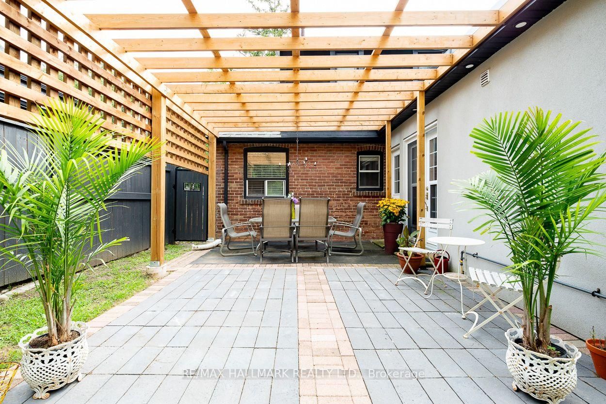 110 Lakeside Avenue • Toronto, ON photo 25