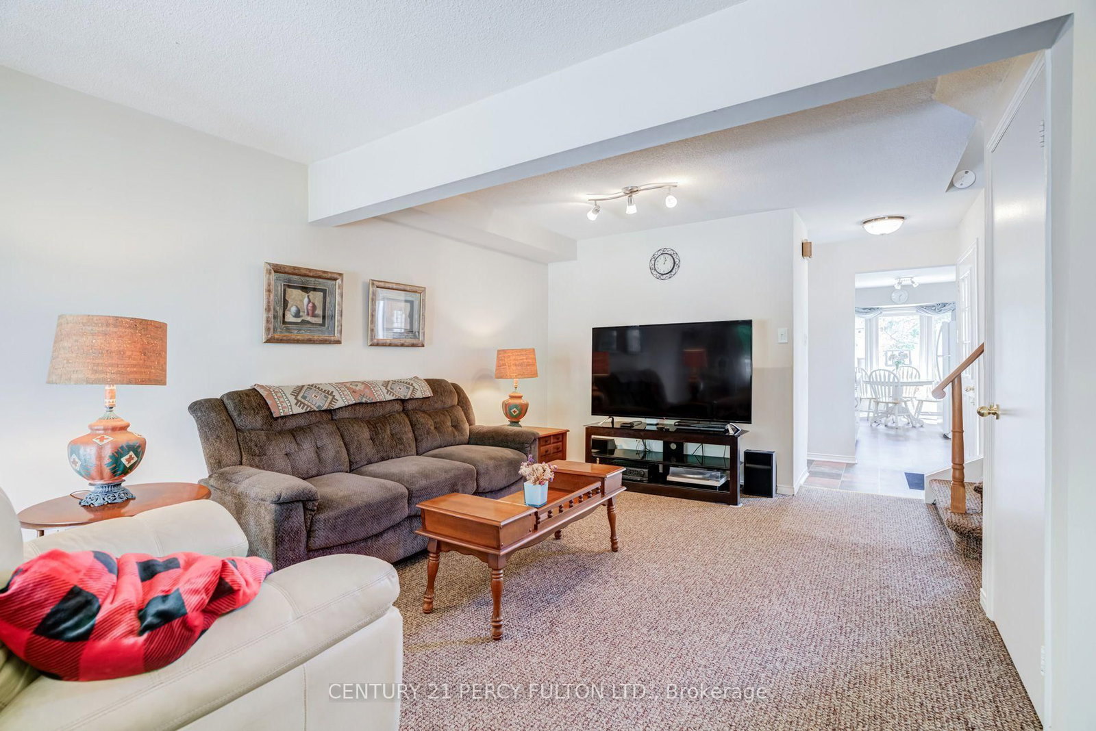 1391 Anton Square • Pickering, ON photo 5
