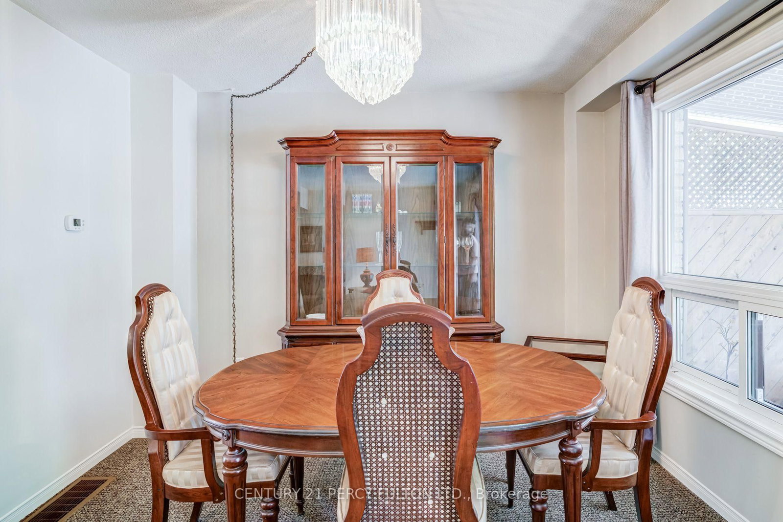 1391 Anton Square • Pickering, ON photo 8
