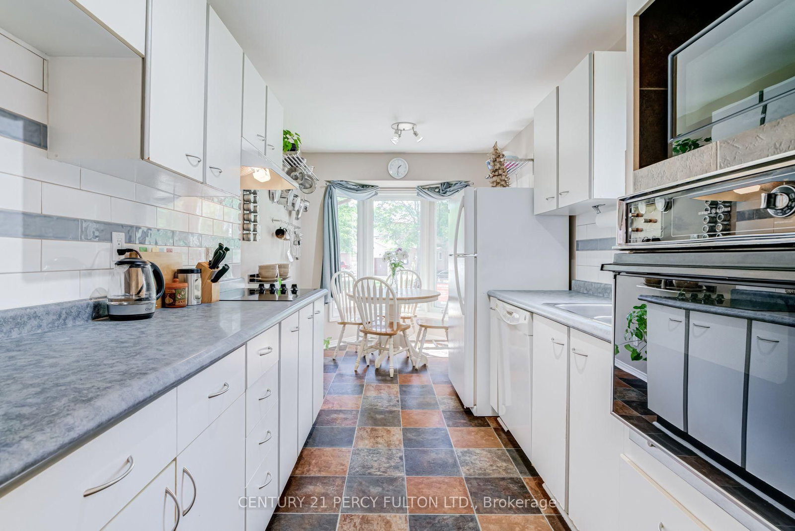 1391 Anton Square • Pickering, ON photo 9