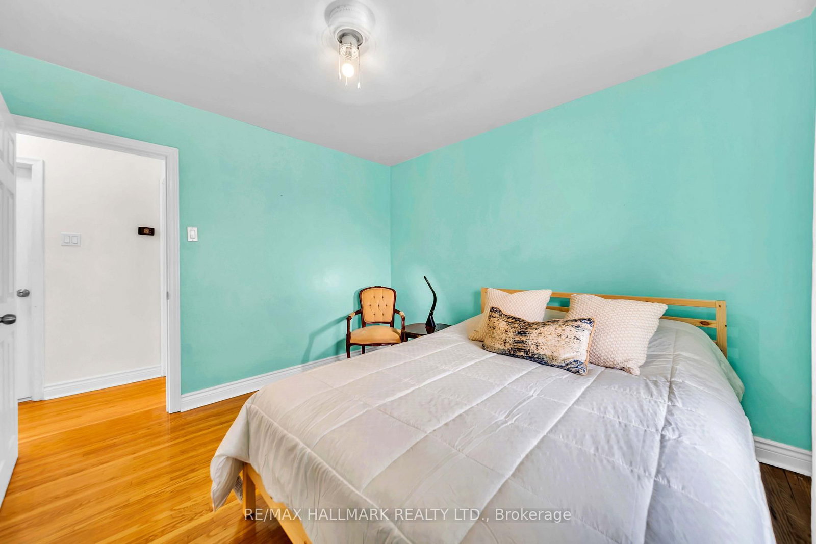 1557 Pharmacy Avenue • Toronto, ON photo 11