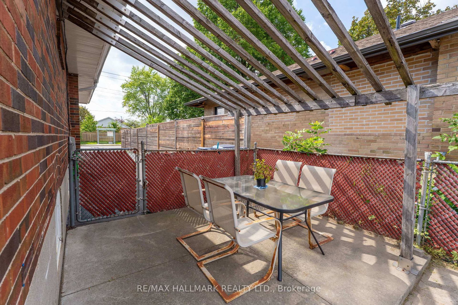 1557 Pharmacy Avenue • Toronto, ON photo 25