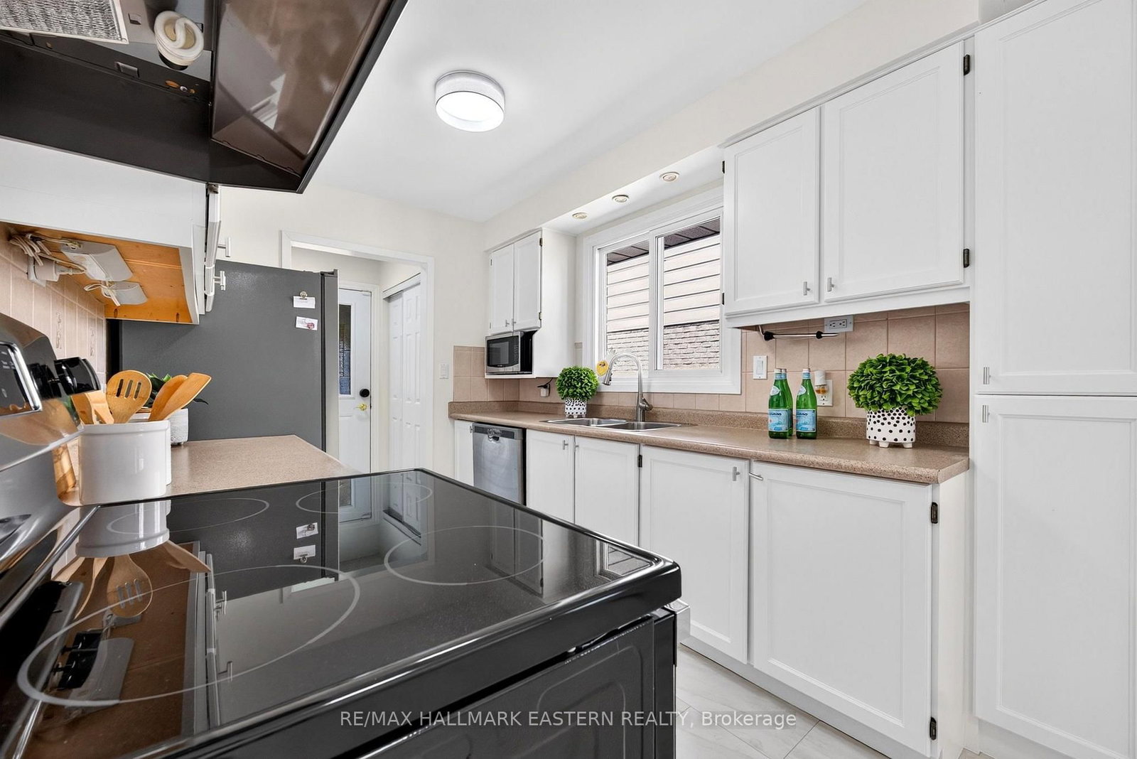 529 Seville Street • Oshawa, ON photo 10