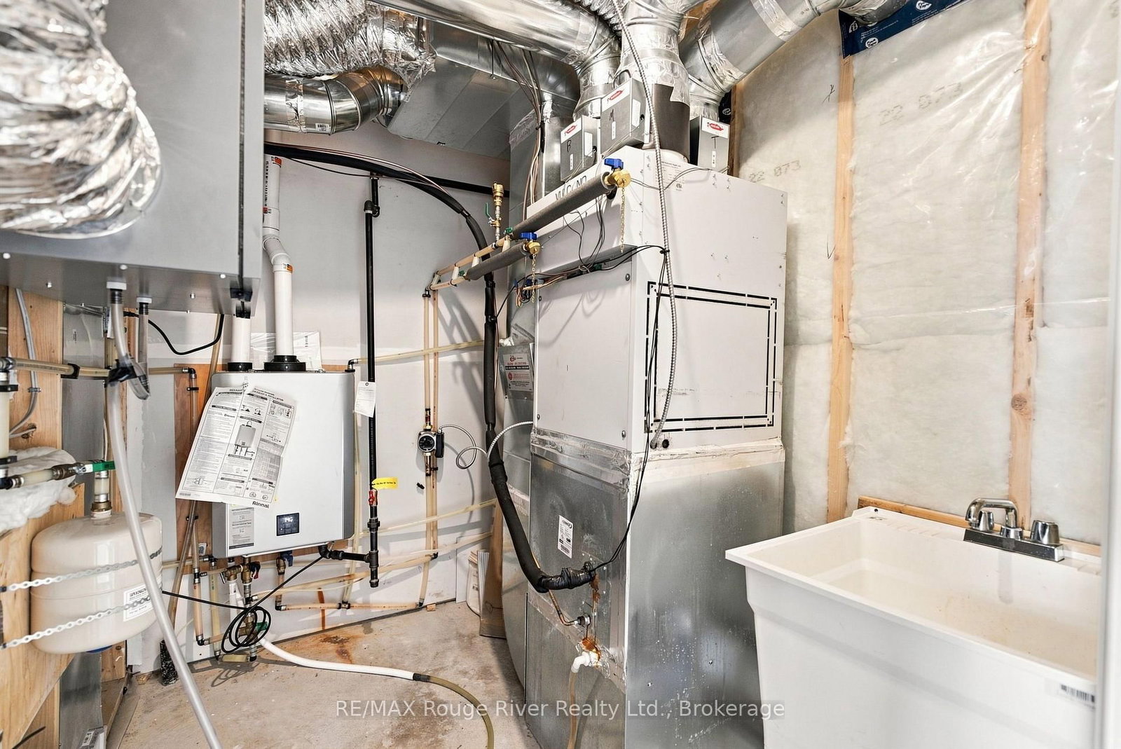 2607 Magdalen Path W • Oshawa, ON photo 45