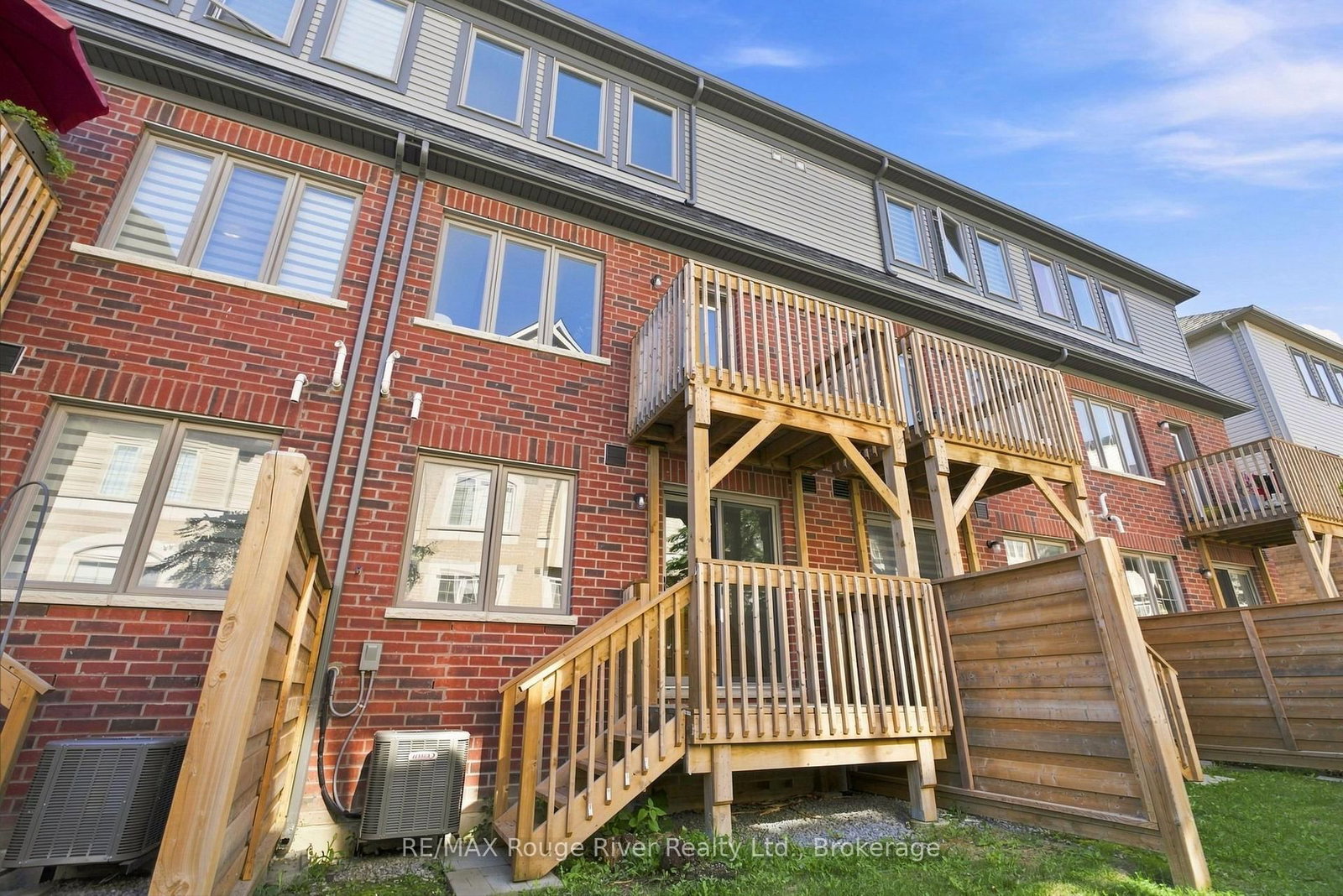 2607 Magdalen Path W • Oshawa, ON photo 48