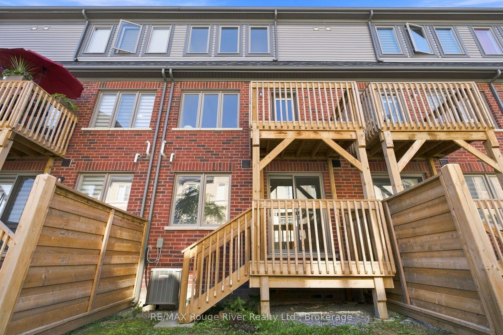 2607 Magdalen Path W • Oshawa, ON photo 49