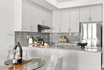 2607 Magdalen Path W • Oshawa, ON photo 5