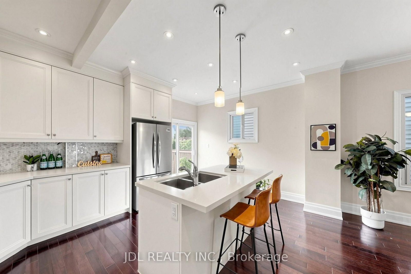 831 Pape Avenue • Toronto, ON photo 10