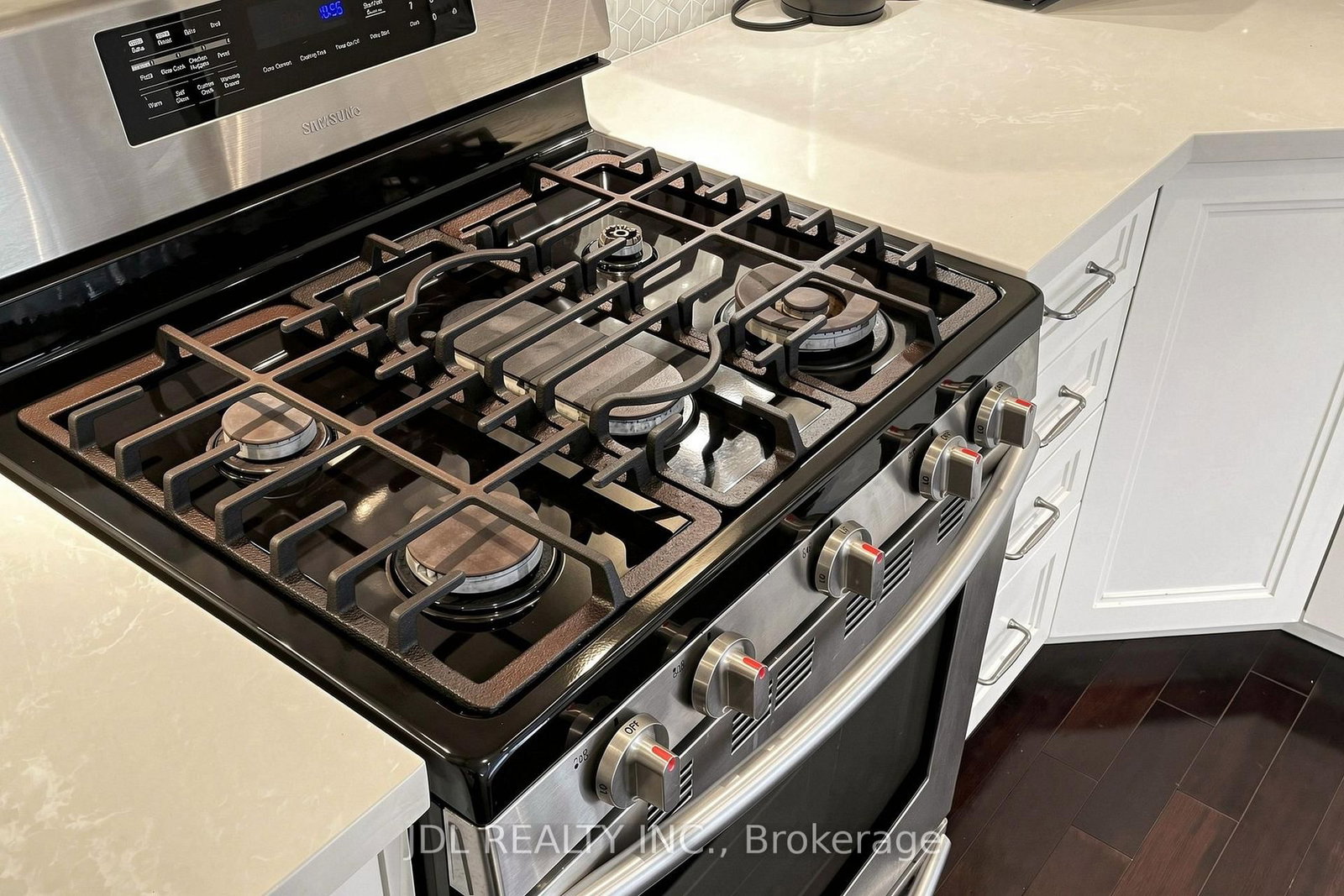 831 Pape Avenue • Toronto, ON photo 12