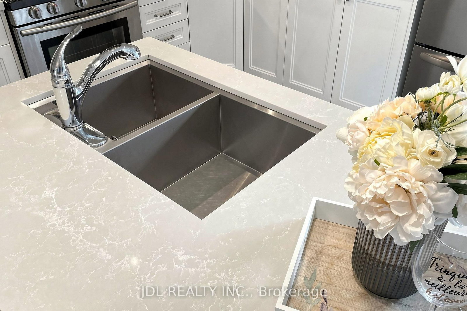831 Pape Avenue • Toronto, ON photo 13