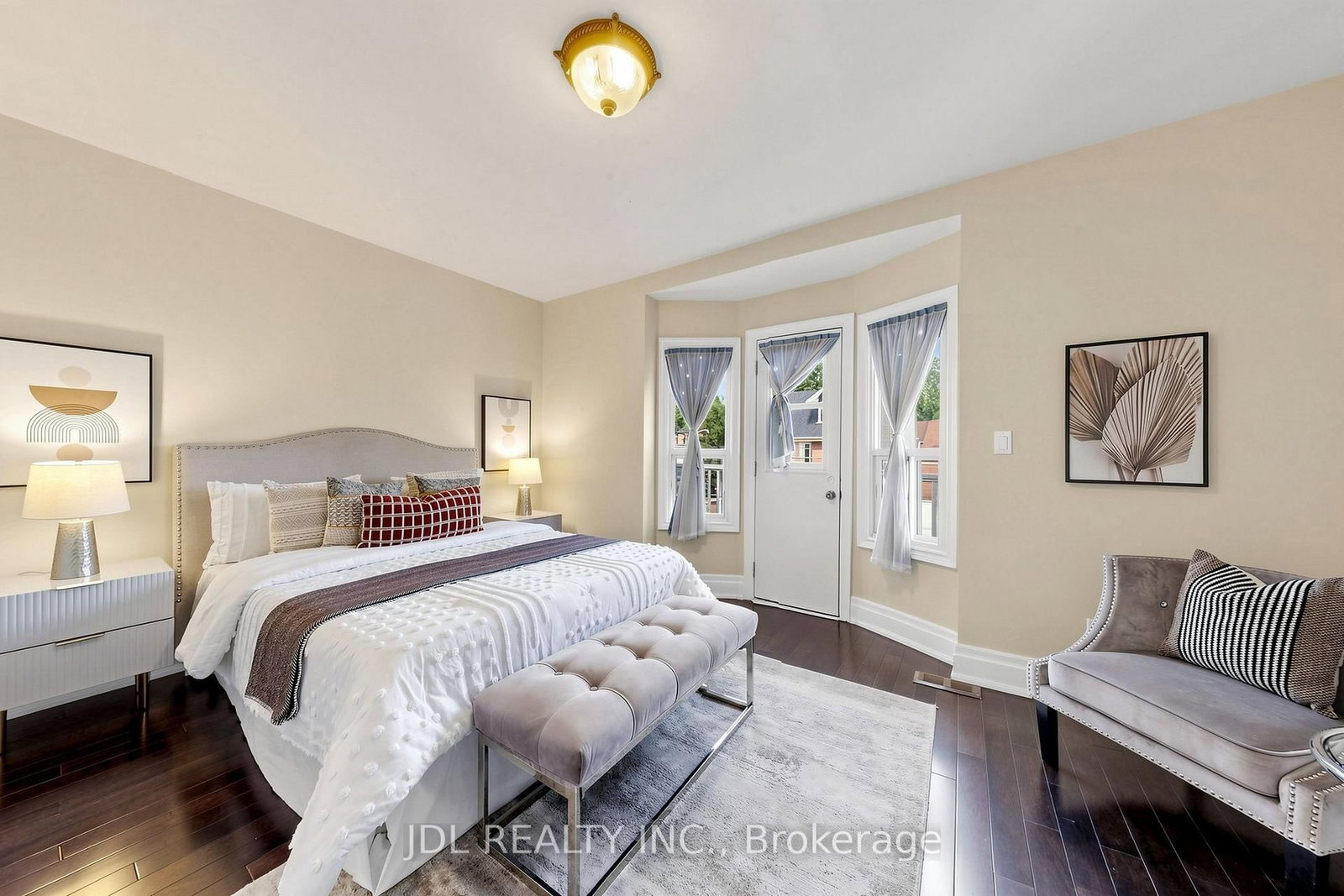 831 Pape Avenue • Toronto, ON photo 18