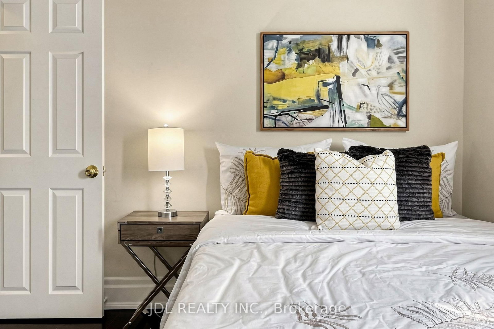 831 Pape Avenue • Toronto, ON photo 21