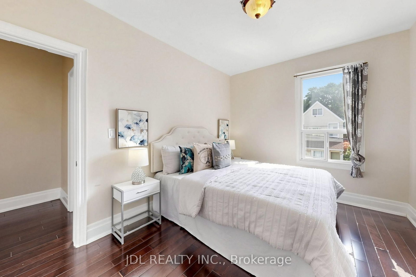 831 Pape Avenue • Toronto, ON photo 24