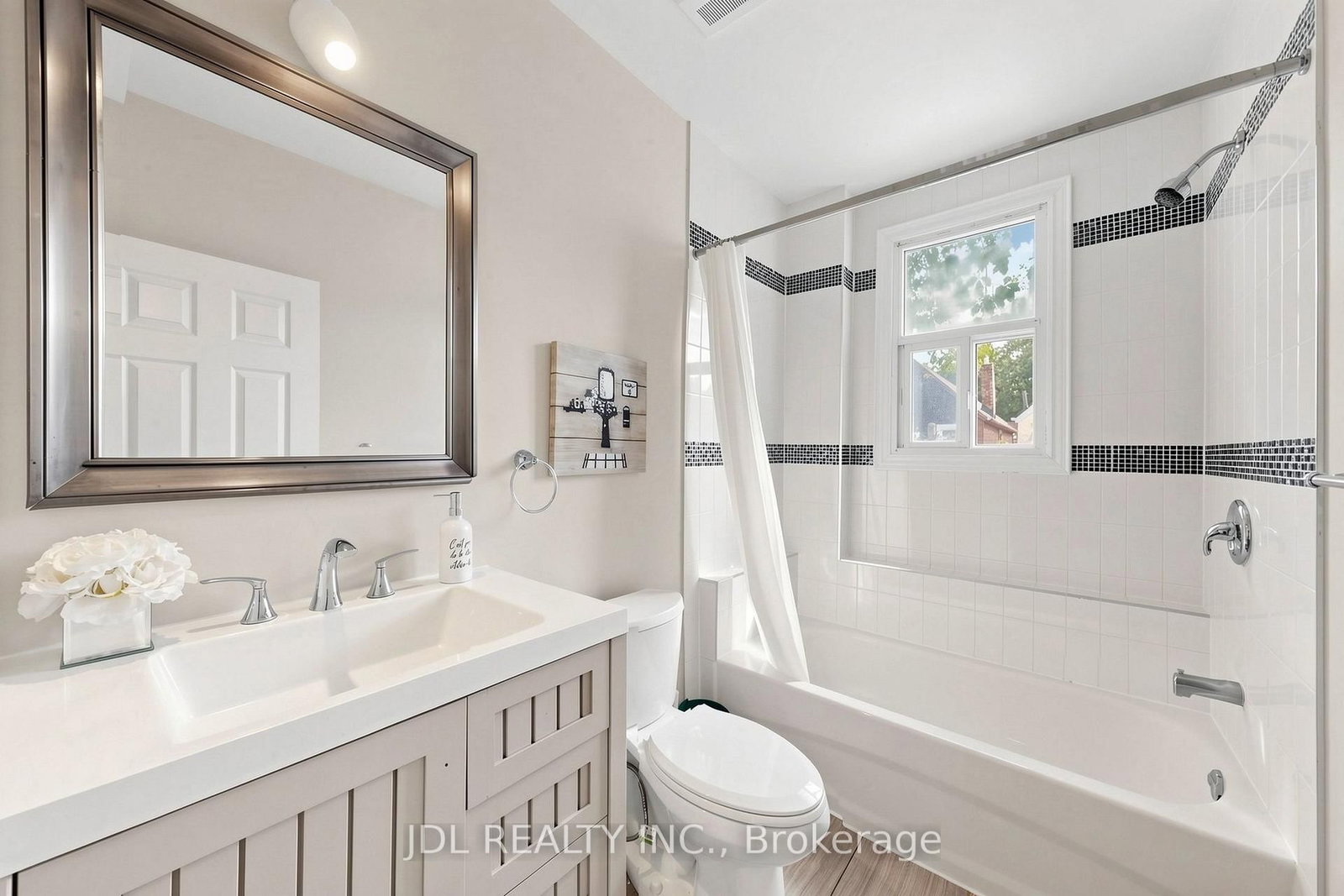831 Pape Avenue • Toronto, ON photo 25
