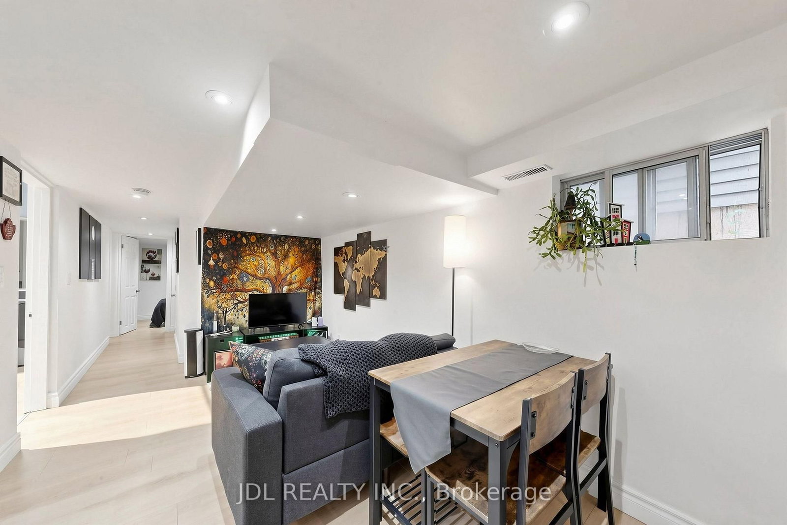 831 Pape Avenue • Toronto, ON photo 28