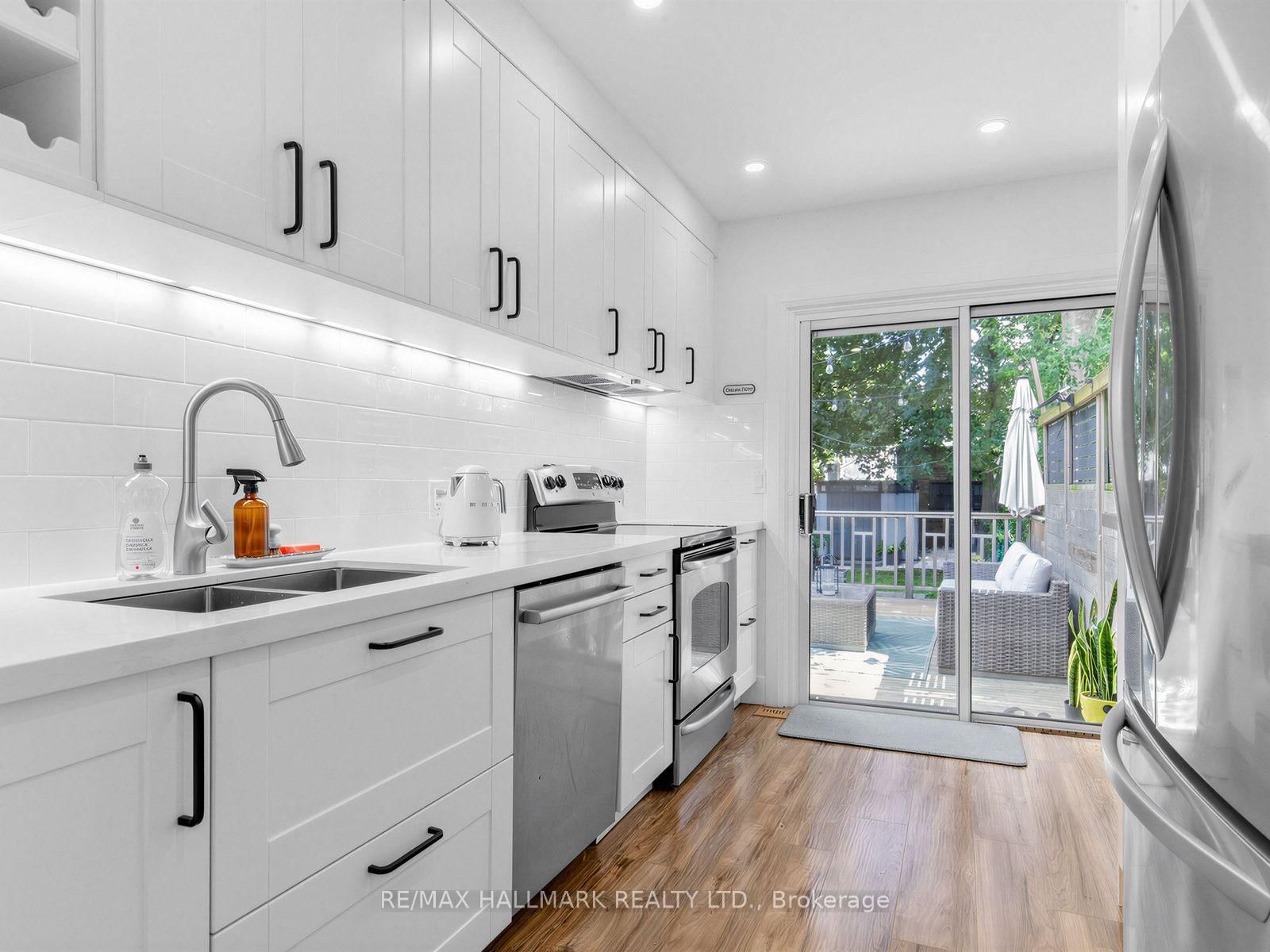 147 Chisholm Avenue • Toronto, ON photo 13