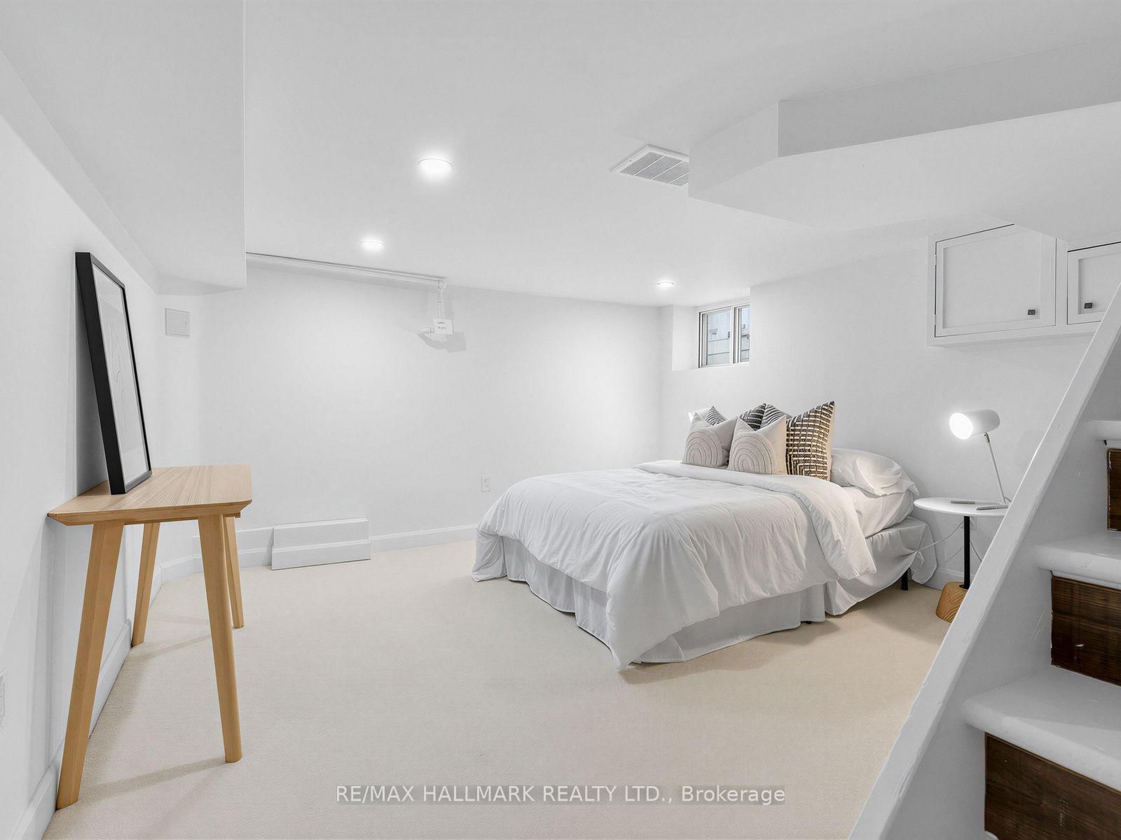 147 Chisholm Avenue • Toronto, ON photo 25