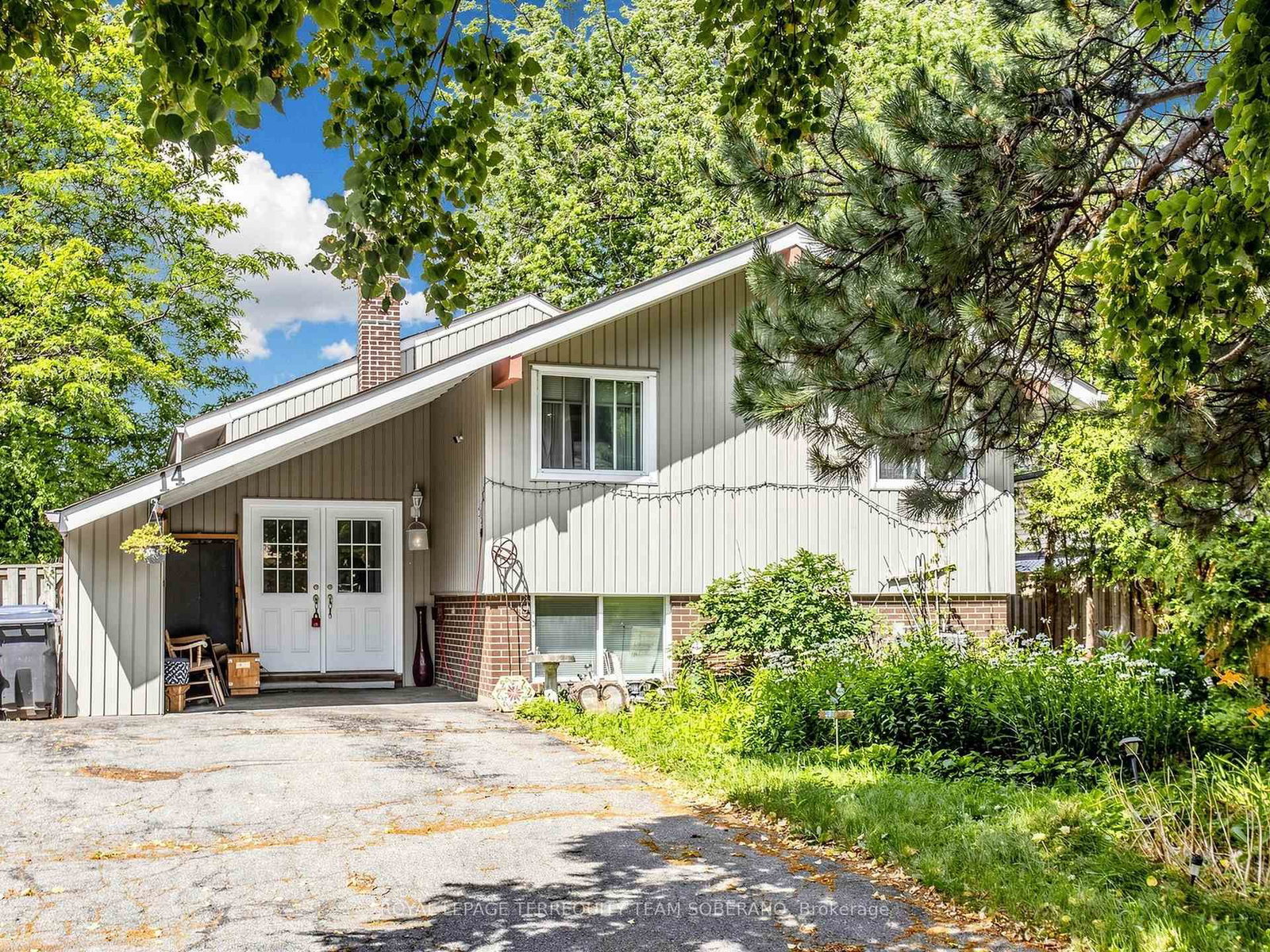 14 Rosswood Crescent • Toronto, ON photo 1