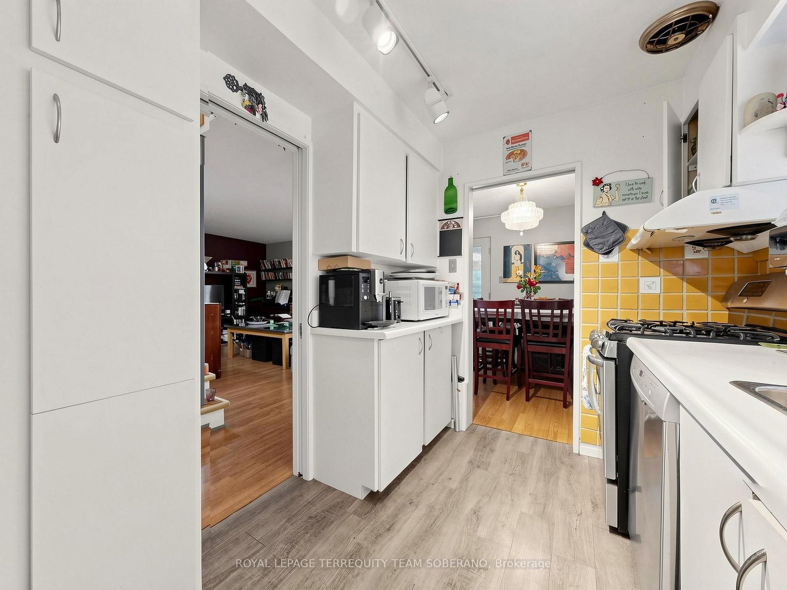 14 Rosswood Crescent • Toronto, ON photo 13